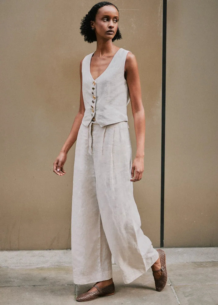 
                  
                    Daphne Linen Waistcoat in Beige
                  
                