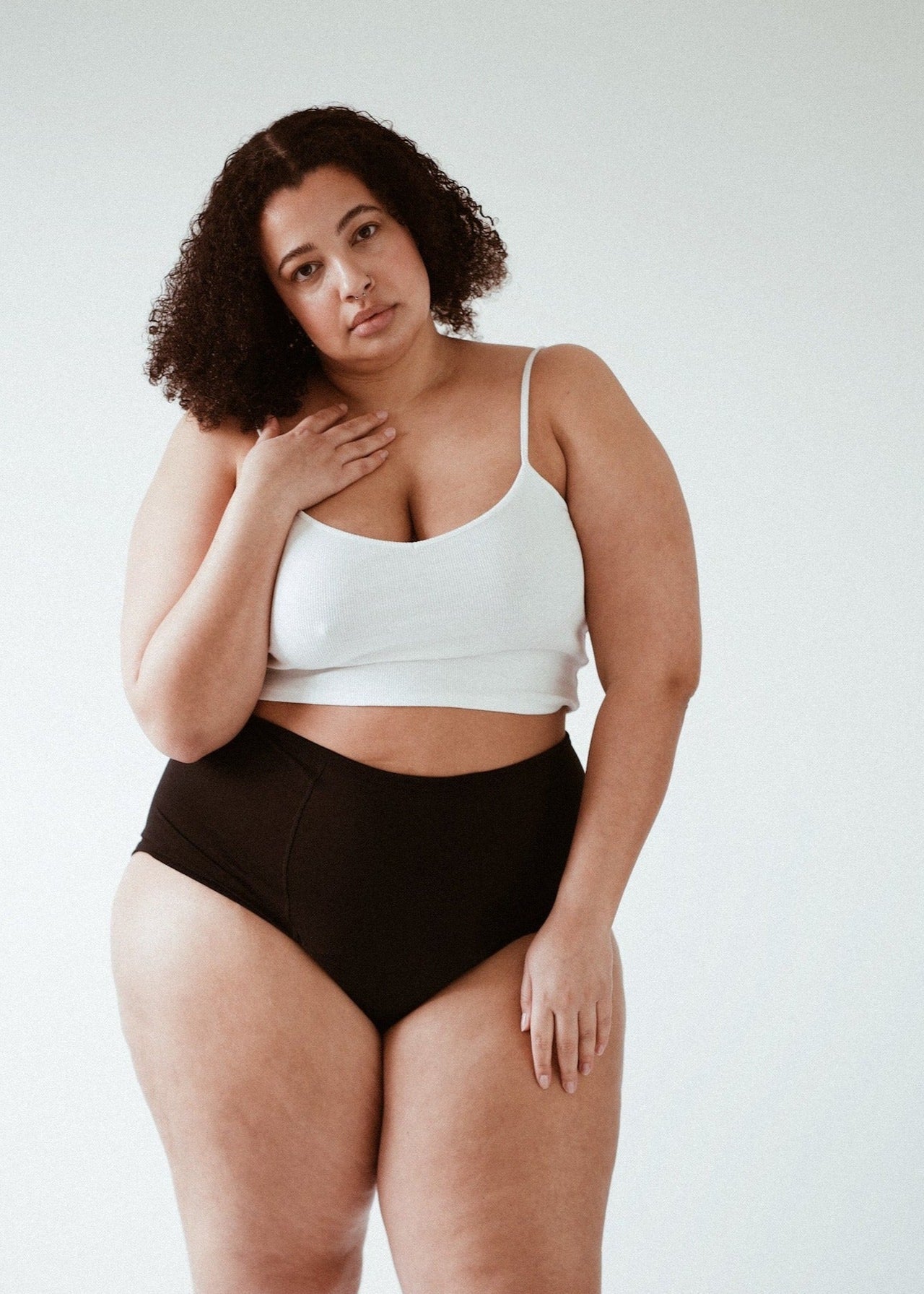 Natasha is wearing size 3XL. Height: 171cm, waist: 100cm, hip: 138cm.