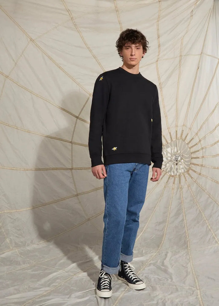 
                  
                    Men's Bee Embroidered Sweatshirt - Black
                  
                
