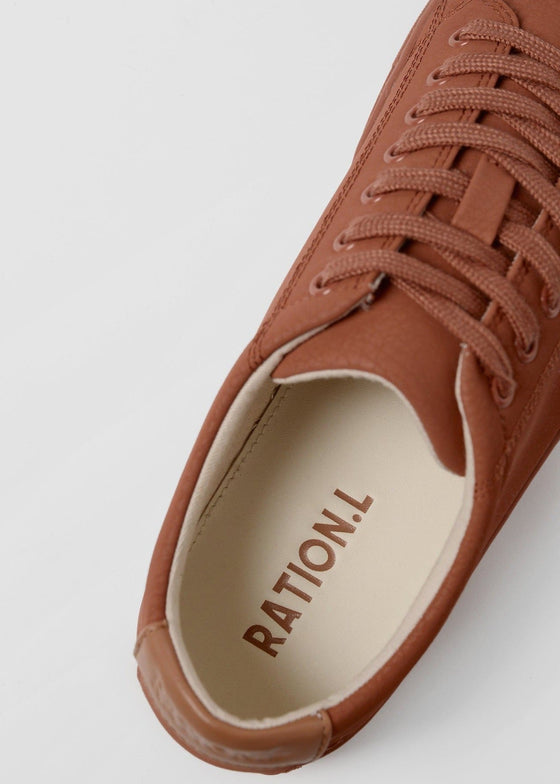 R-KIND VEGAN - MARS RUSTIC GRAINED TRAINER