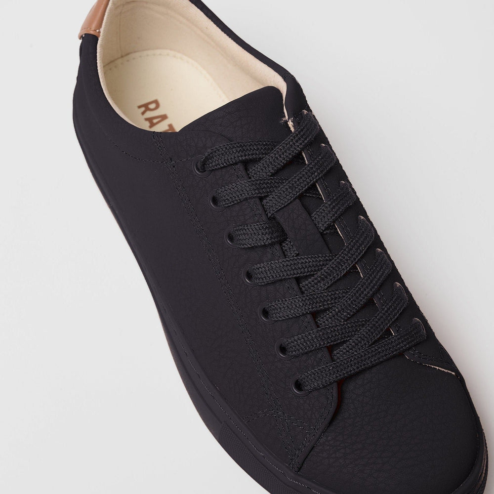 
                  
                    R-KIND VEGAN - MERCURY BLACK GRAINED TRAINER
                  
                