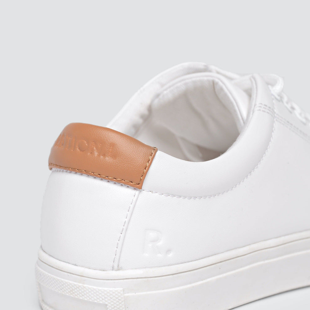 
                  
                    R-KIND VEGAN MOON WHITE TRAINER
                  
                