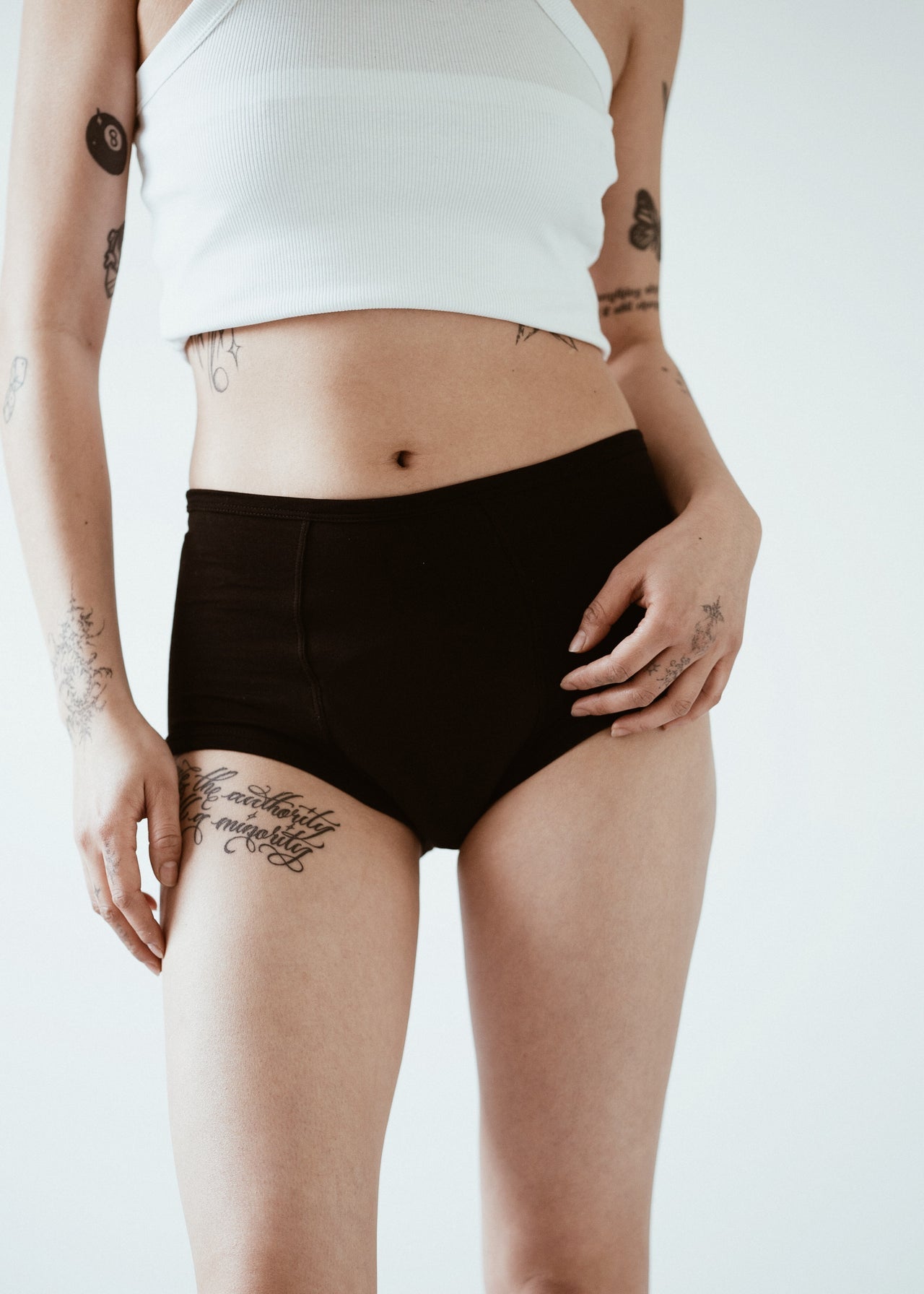 Frida is wearing size XS. Height: 167cm, waist 63cm, hip 87cm.