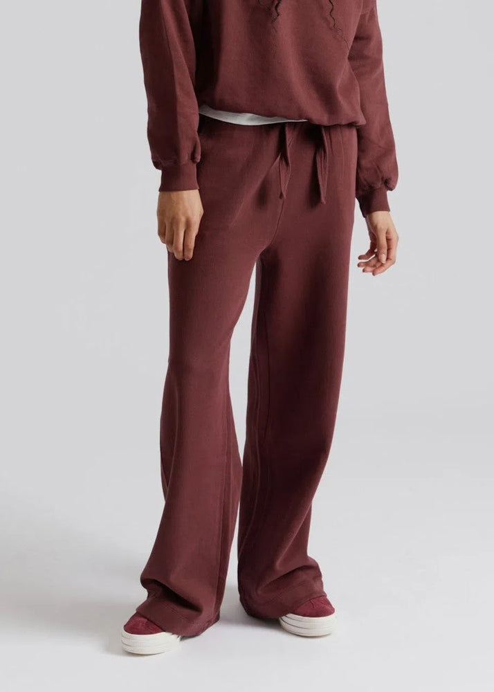 
                  
                    SOLEIL - Organic Cotton Jogger Walnut Brown
                  
                