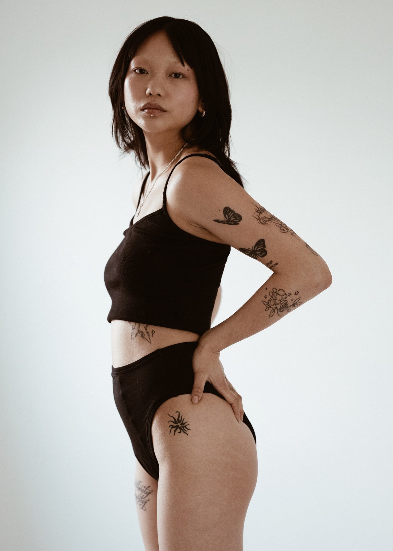 Frida is wearing size XS. Height: 167cm, waist 63cm, hip 87cm.