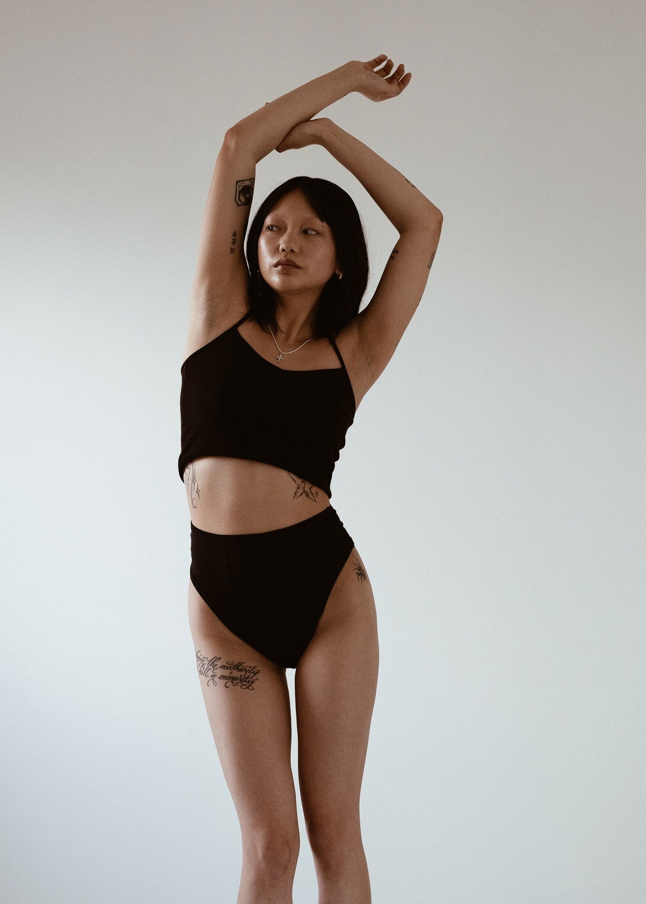 Frida is wearing size XS. Height: 167cm, waist 63cm, hip 87cm.