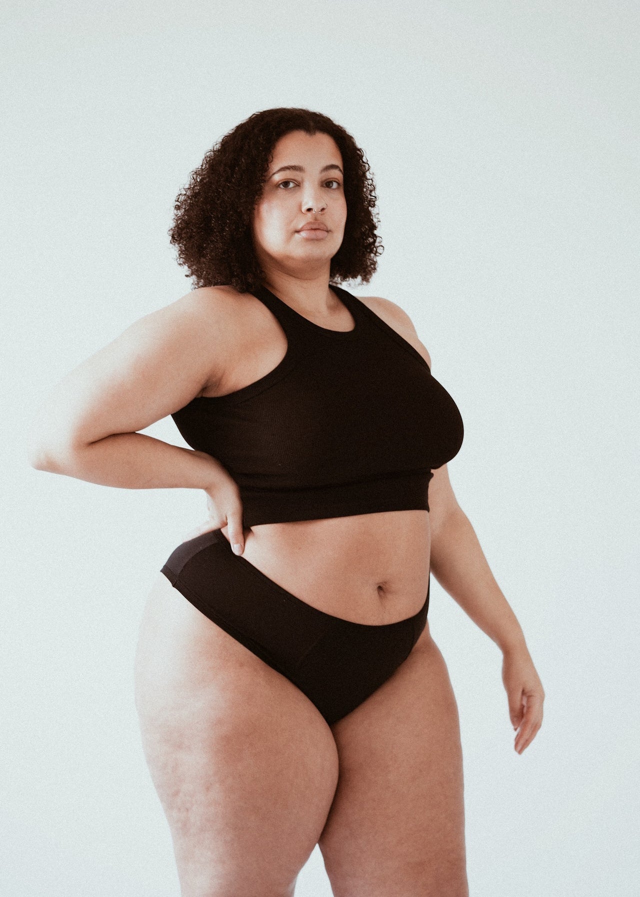 Natasha is wearing size 3XL. Height: 171cm, waist: 100cm, hip: 138cm.